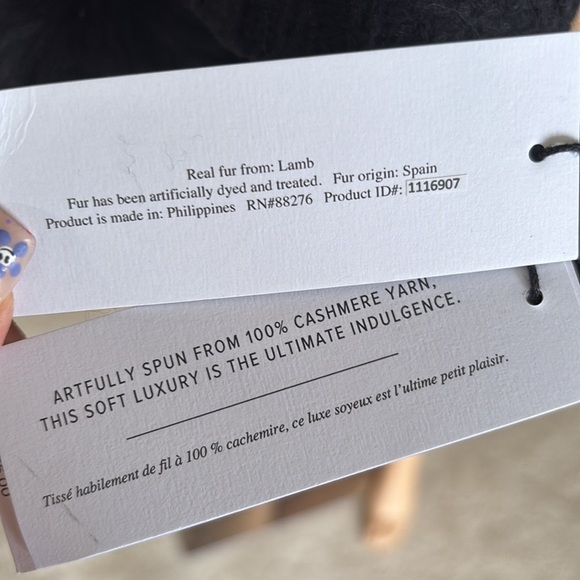 Brand New UGG 100% Cashmere Black Knit Scarf w/ Real Lamb Fur Sheepskin Pom Poms - Picture 8 of 15